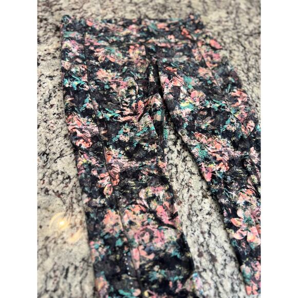 Lululemon women’s leggings Capri size 12 - Picture 3 of 12